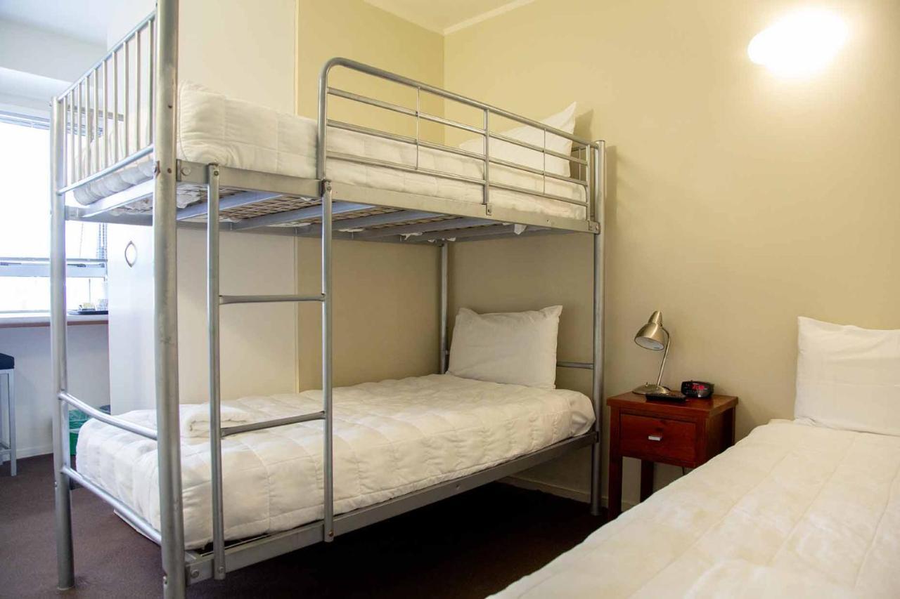 City Lodge Accommodation Auckland Buitenkant foto A bunk bed