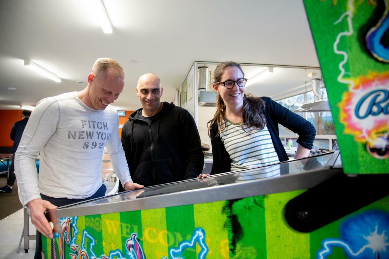 City Lodge Accommodation Auckland Buitenkant foto Researchers at the Institute of Molecular Biology and Biophysics